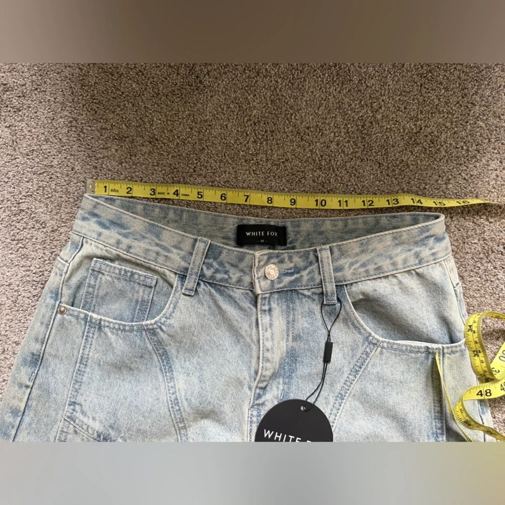 NWT White Fox Did You Miss Me Mid Rise Straight Leg Denim Size Medium Acid Wash - Picture 14 of 16